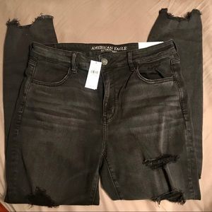 NWT AE High Waisted Black Ripped Jegging 16 Long